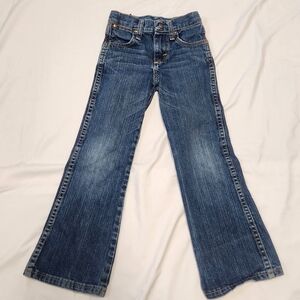 Wrangler Girls' Boot Cut Jeans with W/Back Pocket Stitching Medium Wash 6x Slim